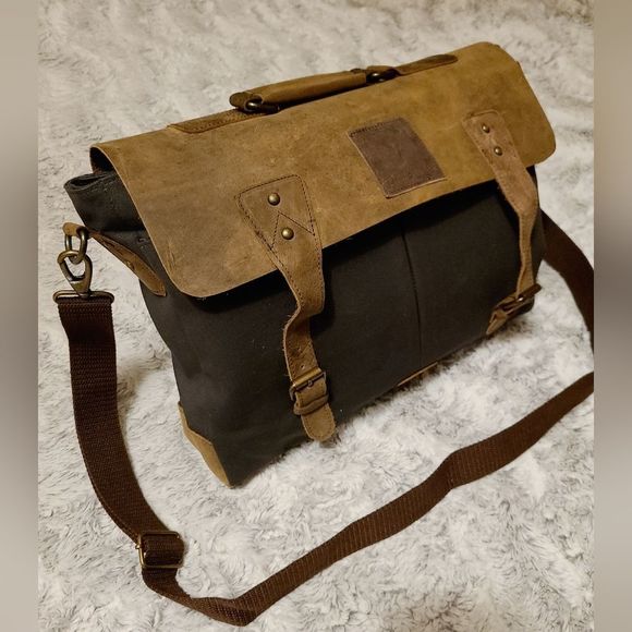 Devil Hunter Leather Messenger Bag - Picture 1 of 11